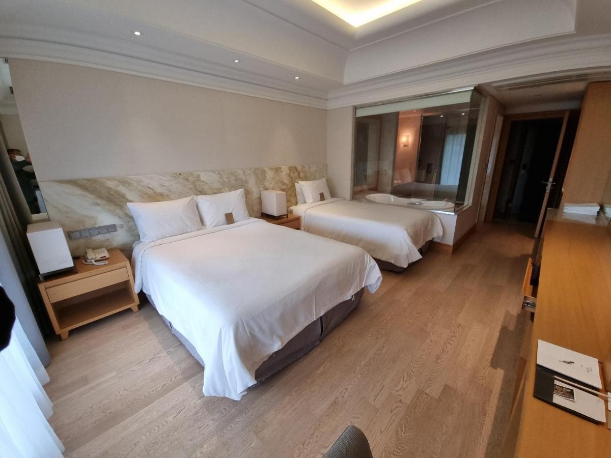 ไพน์ โกรฟ โฮเต็ล Hotel Gimhae ภายนอก รูปภาพ