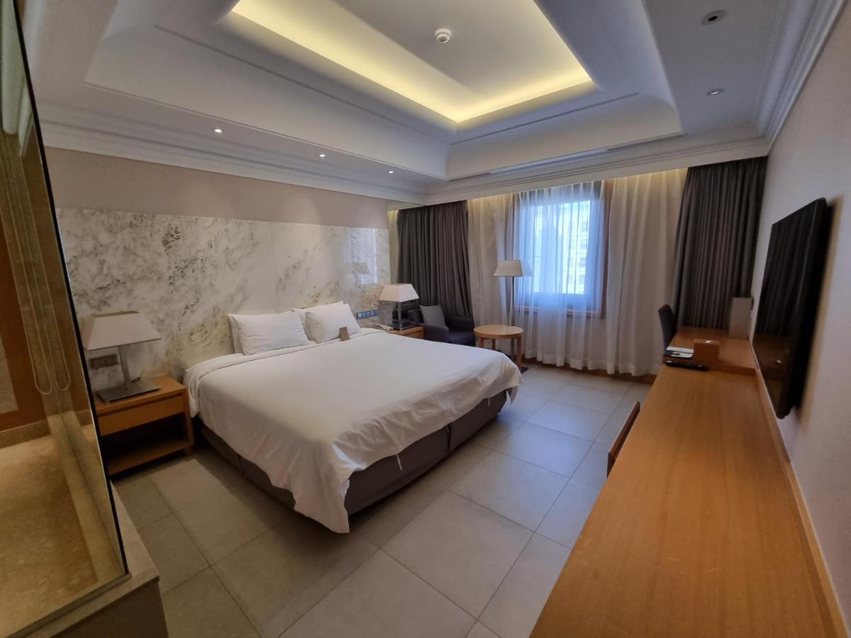 ไพน์ โกรฟ โฮเต็ล Hotel Gimhae ภายนอก รูปภาพ